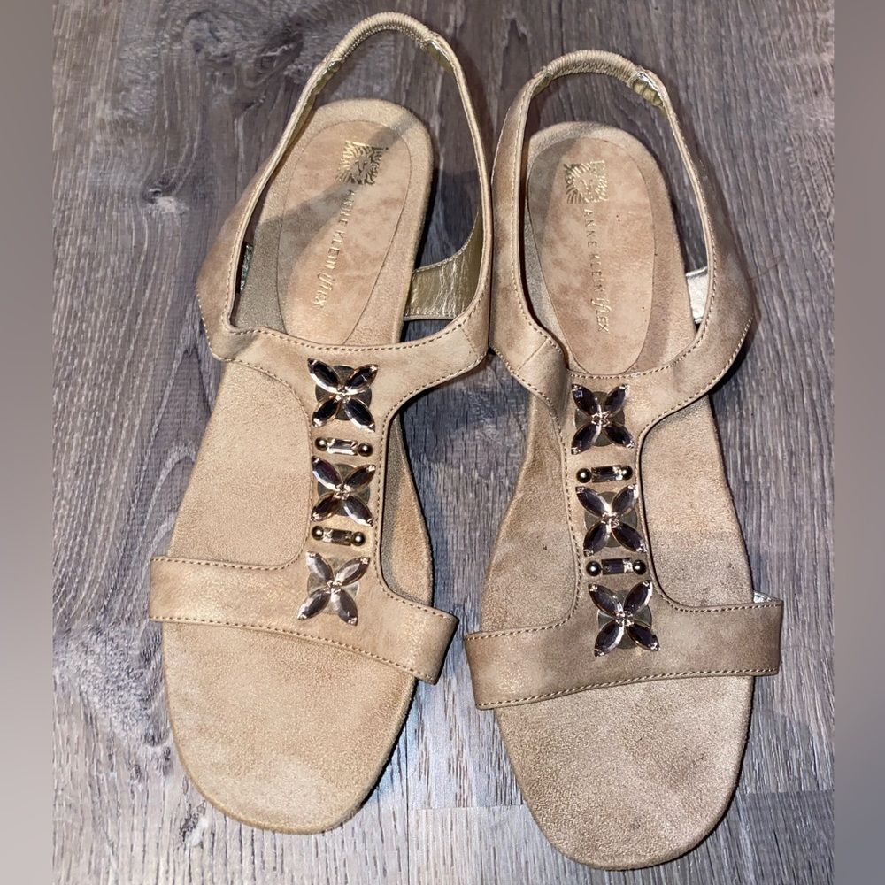 Anne Klein IFlex women's sz 8.5M bedazzled comfy shoes with small heel.